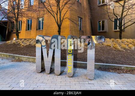 Cambridge ma USA - 5 mars 2020 - Centre Ray and Maria Stata au Massachusetts Institute of Technology Banque D'Images