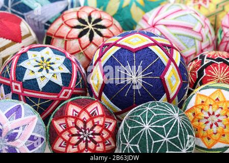 Gros plan sur le ballon Temari traditionnel japonais coloré Banque D'Images