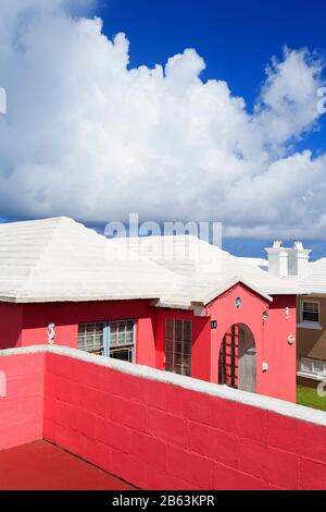 Maison rose sur l'île de Saint-David, paroisse de Saint-Georges, Bermudes Banque D'Images