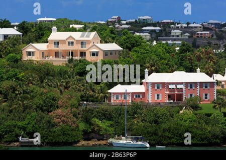 Maisons Dans La Baie De Pitt, Hamilton City, Pembroke Parish, Bermudes Banque D'Images