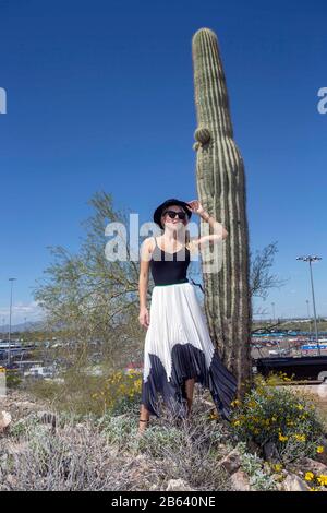 Avondale, Arizona, États-Unis. 8 mars 2020. Ashley Busch prend sur la piste pour le FanShield 500 à Phoenix Raceway à Avondale, Arizona. (Image De Crédit : © Logan Arce/Asp) Banque D'Images