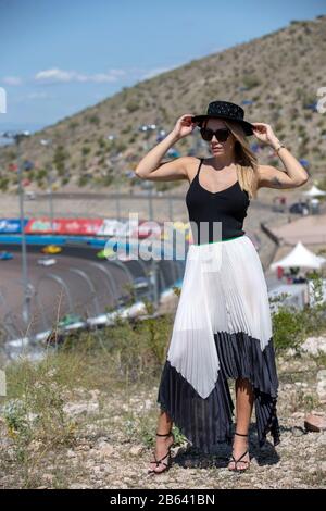 Avondale, Arizona, États-Unis. 8 mars 2020. Ashley Busch prend sur la piste pour le FanShield 500 à Phoenix Raceway à Avondale, Arizona. (Image De Crédit : © Logan Arce/Asp) Banque D'Images