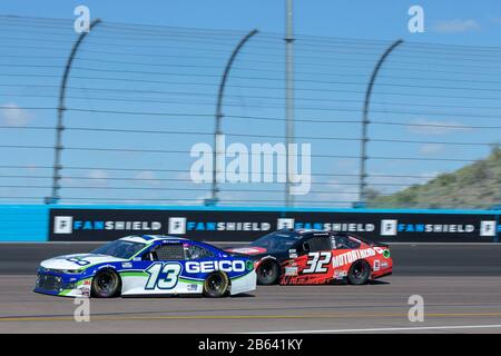 Avondale, Arizona, États-Unis. 9 mars 2020. Ty Dillon (13) batailles pour la position de FanShield 500 à Phoenix Raceway à Avondale, Arizona. (Image De Crédit : © Logan Arce/Asp) Banque D'Images