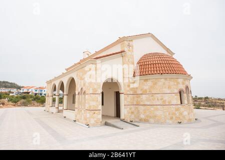 Protaras. Chypre - 9 Octobre 2018 : Chapelle Saint-Andreas Paramount Protaras Sur Chypre. Banque D'Images