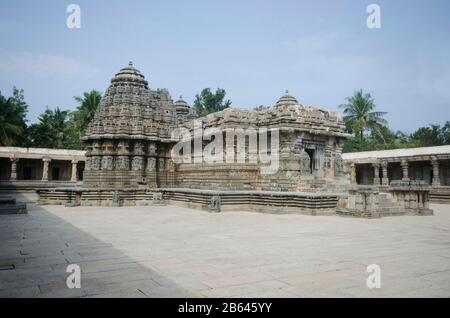 Le temple Chennakesava, est un temple hindou de Vaishnava situé sur les rives de la rivière Kaveri, Somanathapura, Karnataka, Inde Banque D'Images