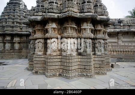 Le temple Chennakesava, est un temple hindou de Vaishnava situé sur les rives de la rivière Kaveri, Somanathapura, Karnataka, Inde Banque D'Images