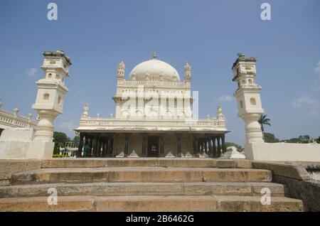 Srirangapatna, Karnataka, Inde, Novembre 2019, Le Gumbaz, Le Mausolée Musulman Du Sultan Tipu Et De Ses Proches Banque D'Images