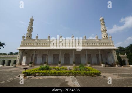 Petit masjid ou mosquée près du Gumbaz, mausolée musulmane du Sultan Tipu Et De Ses Proches, Srirangapatna, Karnataka, Inde Banque D'Images