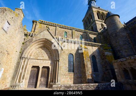 Mont Saint Michel, France - 28 août 2014 : façade d'une église dans l'abbaye du Mont Saint Michel. Banque D'Images