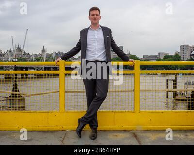 George McBride, fondateur et PDG de Hanway Associates à la conférence Cannabis Europa London qui a eu lieu au Southbank Center du 24 au 25 juin. Banque D'Images