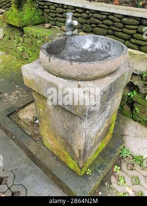 Fontaine D'Eau, Sanctuaire De Forêt De Singes Sacrés, Ubud, Bali, Indonésie Banque D'Images