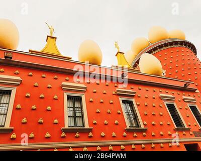 Le célèbre musée - théâtre de Salvador Dali dans la ville de figueras en Espagne Banque D'Images