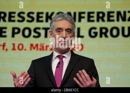 Troisdorf, Allemagne. 10 mars 2020. Frank Appel, président du conseil d'administration de Deutsche Post, s'exprime à la conférence de presse annuelle. Deutsche Post a gagné plus en 2019 et a l'intention d'augmenter le dividende. Crédit: Oliver Berg/Dpa/Alay Live News Banque D'Images