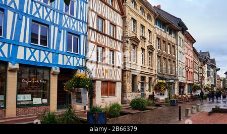 France, Normandie, , Seine Maritime Rouen, , bâtiments À Colombages bordent les rues de la cité médiévale de Rouen, Banque D'Images