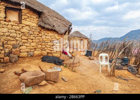 Maison traditionnelle du Lesotho - refuge du Basotho Banque D'Images