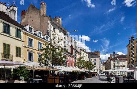 Europe, France, Chalon-Sur-Saône, Bourgogne-Franche-Comté, Département, Place De L'Hôtel De Ville Banque D'Images