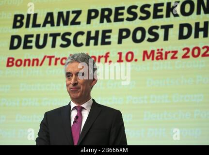 Troisdorf, Allemagne. 10 mars 2020. Frank Appel, président du conseil d'administration de Deutsche Post, s'exprime à la conférence de presse annuelle. Deutsche Post a gagné plus en 2019 et a l'intention d'augmenter le dividende. Crédit: Oliver Berg/Dpa/Alay Live News Banque D'Images