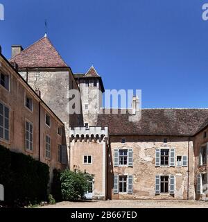 Europe, France , Bourgogne-Franche-Comté, département, parmi les vignes, le Château de Rully est une forteresse édienne construite au XIIe siècle Banque D'Images