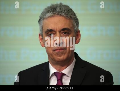 Troisdorf, Allemagne. 10 mars 2020. Frank Appel, président du conseil d'administration de Deutsche Post, s'exprime à la conférence de presse annuelle. Deutsche Post a gagné plus en 2019 et a l'intention d'augmenter le dividende. Crédit: Oliver Berg/Dpa/Alay Live News Banque D'Images