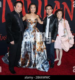 Hollywood, États-Unis. 9 mars 2020. Hollywood, LOS ANGELES, CALIFORNIE, États-Unis - MARS 09: L'actrice Ming-Na Wen portant Mark Zunino arrive à la première mondiale de Disney's 'mulan' tenue au El Capitan Theatre et Dolby Theatre le 9 mars 2020 à Hollywood, Los Angeles, Californie, États-Unis. (Photo De Xavier Collin/Image Press Agency) Crédit: Image Press Agency/Alay Live News Banque D'Images