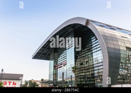 24 juillet 2016, Adler RUSSIE: Gare ferroviaire dans la colonie d'Adler, Sotchi Banque D'Images