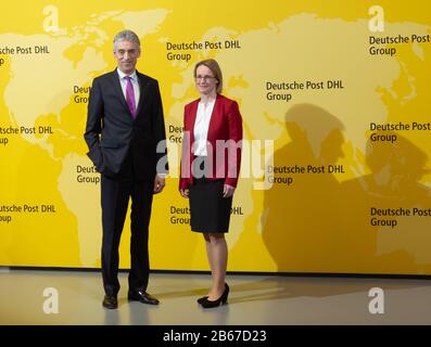 Troisdorf, Allemagne. 10 mars 2020. Troisdorf, Allemagne, 10 mars 2020, conférence de presse annuelle du groupe Deutsche Post DHL au DHL Innovation Center, le PDG Frank Appel et le directeur financier Melanie Kreis. Crédit: Juergen Schwarz/Alay Live News Banque D'Images