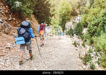 Groupe d'amis Sur la piste de randonnée, voyage lycienne Way en Turquie. Concept de nature et de loisirs Banque D'Images