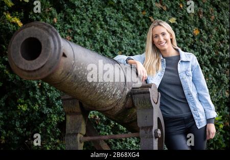 Amy Arons dans sa ville natale de Dumfries. Amy travaille comme présentateur de télévision et de radio, journaliste, artiste voiceover et hôte d'événement Banque D'Images