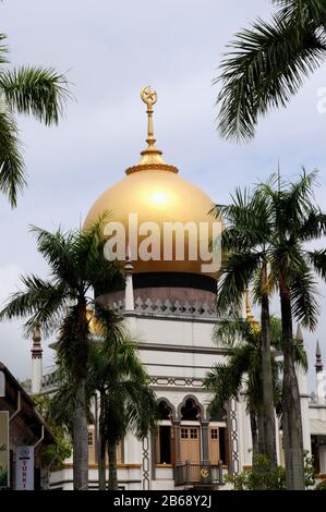 La Mosquée du Sultan, également connue sous le nom de Masjid Sultan, vue de la rue Bussorah, dans la rue arabe ou Kampong Glam, région de Singapour. Banque D'Images