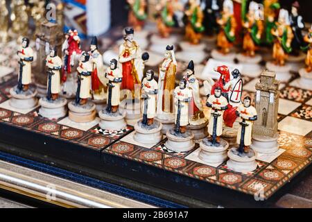 Jeu d'échecs souvenirs rétro à vendre sur le marché du Grand Bazar à Istanbul Banque D'Images