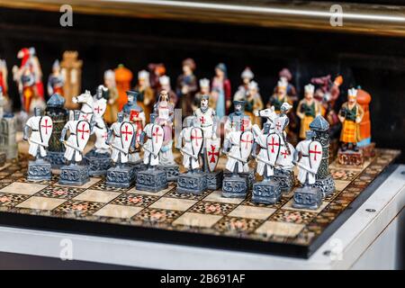 Jeu d'échecs souvenirs rétro à vendre sur le marché du Grand Bazar à Istanbul Banque D'Images