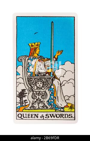 Carte de la reine des mots tarot des cartes Rider Tarot conçues par Pamela Colman Smith sous la supervision d'Arthur Edward Waite isolée sur blanc Banque D'Images