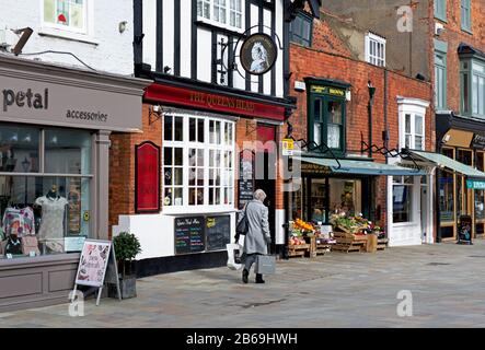 The Queen's Head pub, Wednesday Market, à Beverley, East Yorkshire, Angleterre, Royaume-Uni Banque D'Images