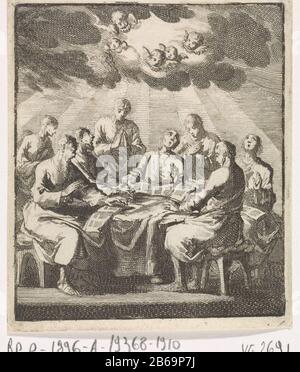 Huit hommes chantant autour d'une table ronde sont huit hommes. Ils chantent des prières d'un livre hymnbook. Dans le ciel apparaissent des chérubins dans le loup. Fabricant : printmaker Jan Luyken Editeur: Jan Huygen Editeur: James Hardenberg Lieu de fabrication: Amsterdam Date: 1700 Caractéristiques physiques: Matière de gravure: Technique du papier: Gravure Dimensions: Feuille: H 93 mm × W 80 mmToelichtBoekillustratie pour Jan Huygen. Stichtelyke Rymen sur plusieurs substances. Amsterdam: Imprimé par James de Herde Berg pour Jan Huygen, 1700, p. 1. Sujet : chant des psaumes, des hymnes, du etc.cherubs, c'est-à-dire des têtes d'enfants avec aile et ir Banque D'Images