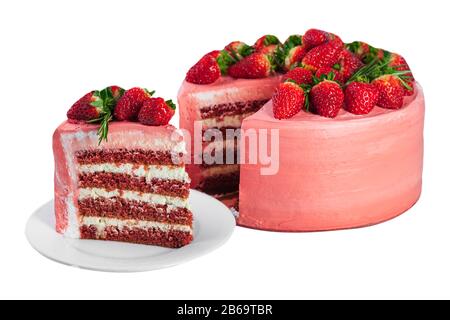 Gros plan isolé de fraise rose mascarpone gâteau avec baies fraîches et feuilles de romarin et pièce sur plaque sur fond bleu avec espace de copie, top vi Banque D'Images