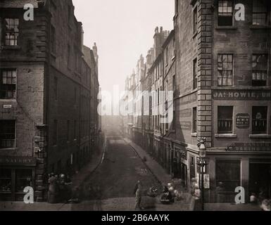 Bell Street de High Street, Glasgow, Écosse dans les années 1870. Photographie des Anciennes Rues Et Des Anciennes Rues de Glasgow, par le photographe écossais Thomas Annan 1829-1887. Banque D'Images