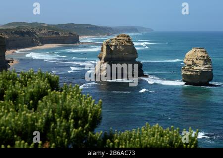 Les douze Apôtres sont l'une des formations rocheuses les plus distinctes au monde, située sur la Great Ocean Road, Victoria, Australie. Banque D'Images