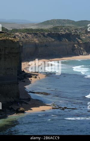 Les douze Apôtres sont l'une des formations rocheuses les plus distinctes au monde, située sur la Great Ocean Road, Victoria, Australie. Banque D'Images