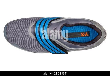 Joji Yamamoto loisir porter chaussure en velcro gris et bleu. Banque D'Images