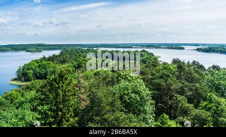 Vue depuis la tour d'observation sur le paysage autour de Cracovie am See et le lac Krakower See Banque D'Images