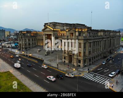Palais de justice péruvien à Lima photo du Pérou prise du ciel avec un drone Banque D'Images