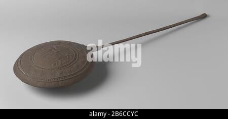 Chevalet avec Adam et Eve au paradis Het voorwerp bestaat uit vier delen: De ijzeren acier met en anneau, Banque D'Images