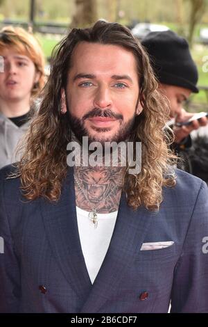 Pete Wicks assiste aux TRIC Awards 2020 à la Grosvenor House à Londres. Banque D'Images