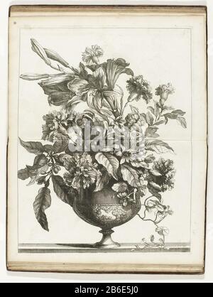 Bloemenvaas Plusieurs livres Vaze de faicts Après les fleurs naturelles (servietitel) vase de fleurs Où: En fleurs. Imprimer une partie d'un album. Fabricant : printmaker Jean Baptiste Monnoyernaar design: Jean Baptiste Monnoyeruitgever Jean Baptiste Monnoyer (propriété cotée) fournisseur de privilèges: Louis XIV (roi de France) (bâtiment classé) fabrication De Lieux: Paris Date : CA. 1680 - env. 1695 Caractéristiques physiques: Matériau de gravure: Technique du papier: Dimensions de gravure: Bord de la plaque: H 488 mm × W 374 mm Sujet: Fleurs dans un vase Banque D'Images