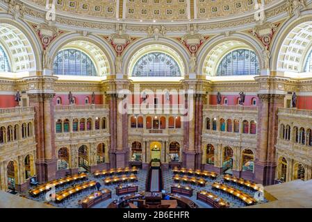 Panorama de la salle de lecture principale de la Bibliothèque du Congrès, Washington, DC, États-Unis. Banque D'Images