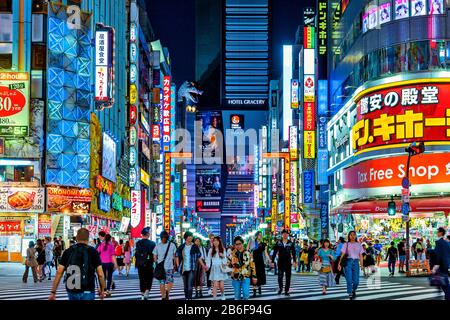 Kabukicho Shinjuku Godzilla Road Tokyo Japon Neon Lights Night Banque D'Images