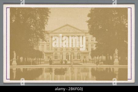 Bruxelles, Palais de la Nation Bruxelles, Palais de la Nation Type d'objet : foto carte-de-visite Objectnummer: RP-F-F24313 Fabricant : fotograaf: L. Cerf (vermeld op object) Dating: 1855 - 1880 Dimensions: Geheel: H 62 mm × b 105 mm Banque D'Images