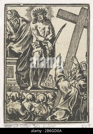 Christ a montré au peuple (Ecce Homo) Christ par Pilate sur une scène au peuple montré. Pilate a demandé aux gens qu'il ou Christ ou Barabbas vont libérer. Les gens pleurent que Barabbas devrait être libéré et que Christ doit être gekruisigd. Fabricant : printmaker Jan Christoffel Jegher (bâtiment classé), conçu par Antoine Slaert (bâtiment classé) éditeur Cornelis Li Lieu de fabrication: Anvers Date: 1649 Caractéristiques physiques: Bloc de bois et impression de texte sur le matériau verso: Papier: Technique de coupe / impression formats: Feuille: H 89 mm × W 64 mmToeliechtPrent out: Anasses, Judfocus. Perpetua crux Banque D'Images