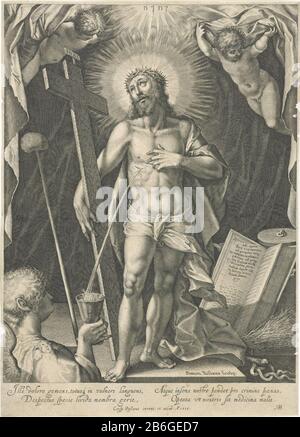 Christ comme l'Homme de Sorroes Christ avec couronne d'épines. Croix entourée par l'Arma Christi. Un ange recueille le sang de la plaie dans son côté dans une craie. Sur le dessus du Tetragrammaton au nom de Dieu. Dans la marge, une signature à quatre lignes, dans deux colonnes, dans Latijn. Fabricant : printmaker: Simon van de Passe (propriété listée) conçu par: Crispijn de Passe (I) (bâtiment listé) écrivain Abraham Buchelius (objet listé) éditeur: Crispijn de Passe (I) (bâtiment listé) Lieu de fabrication: Londres Date: 1615 Caractéristiques physiques: Matériel automobile: Papier technique: A (processus d'impression) D Banque D'Images