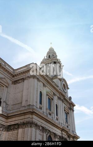 Cathédrale St Paul au rétroéclairage de l'après-midi, Londres, Royaume-Uni Banque D'Images